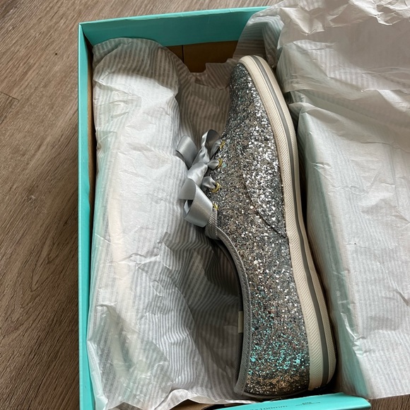 NWT Keds for Kate Spade Silver Glitter Sneaker - Picture 3 of 6